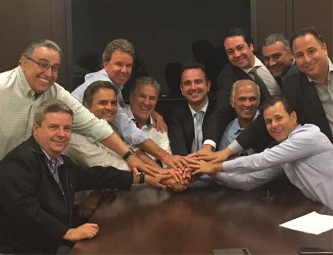 Foto do apoio de Pacheco a João Leite, selado por líderes do PSDB e do PMDB no estado, vazou na internet (foto: Reprodução) Foto do apoio de Pacheco a João Leite, selado por líderes do PSDB e do PMDB no estado, vazou na internet (foto: Reprodução)