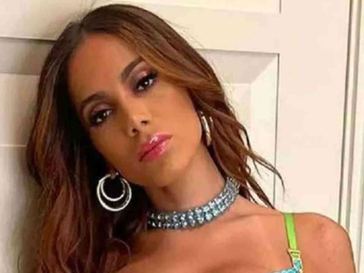 Anitta aparece sexy em capa de novo single com J Balvin - Quem