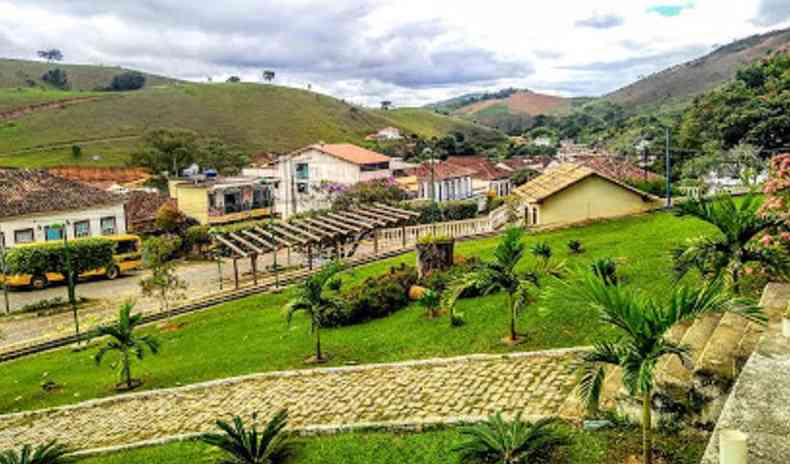 Populao da pequena Santo Antnio do Aventureiro est consternada com a morte do adolescente