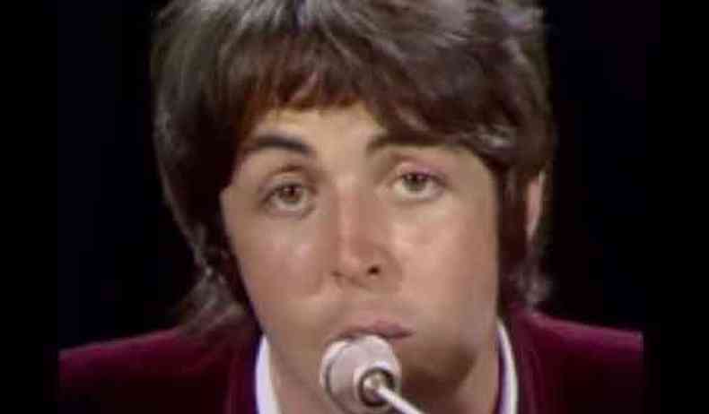 McCartney escreveu 'Hey Jude' para confortar o filho de Lennon, Julian, durante separao com Yoko Ono(foto: Reproduo Vevo)
