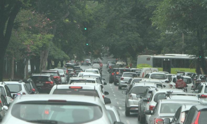Impacto da medida nas cidades é visto com preocupação por especialistas(foto: Edésio Ferreira/EM/D.A Press) Trânsito em Belo Horizonte