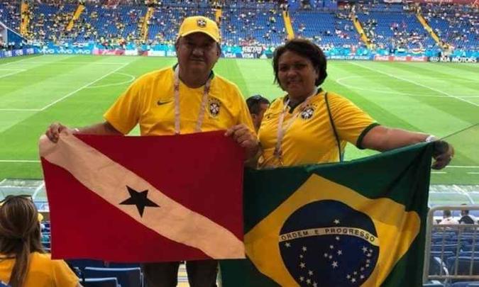 A reportagem da FPF com o casal curtindo a Copa foi retirada do ar após a denúncia(foto: Reprodução) A reportagem da FPF com o casal curtindo a Copa foi retirada do ar após a denúncia(foto: Reprodução)