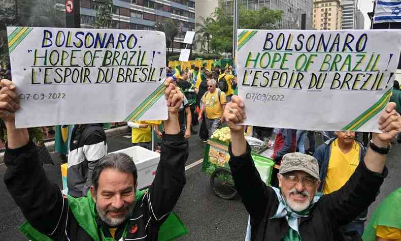 Bolsonaro esperana do Brasil, dizem manifestantes no RJ