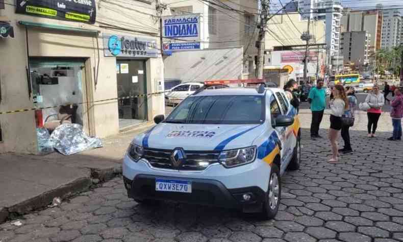 Imagens das cmeras de segurana na avenida que registraram a ao devem auxiliar nas buscas a cargo das autoridades policiais