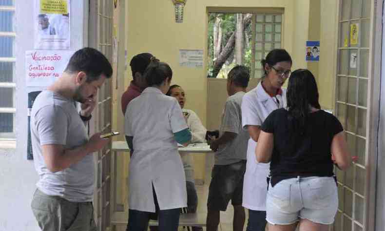 Com as novas mortes, a busca por vacinao em BH aumentou(foto: Juarez Rodrigues / EM / D.A. Press)