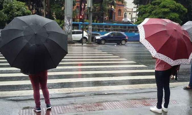 BH tem céu nublado nesta quinta-feira e chove desde o inicio da manhã na capital mineira (foto: Paulo Filgueiras/ EM/ D.A Press) BH tem céu nublado nesta quinta-feira e chove desde o inicio da manhã na capital mineira (foto: Paulo Filgueiras/ EM/ D.A Press)