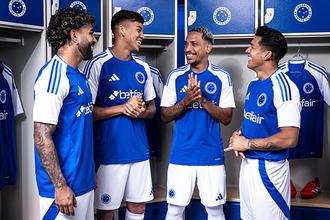 Atacante da Premier League aponta astro do Cruzeiro como exemplo de 'aura'