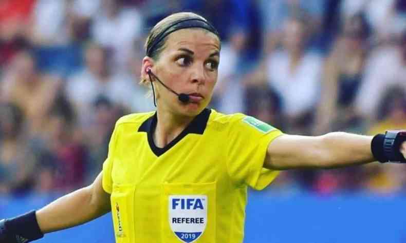 Primeira árbitra da Palestina no Campeonato Mundial de Futebol Feminino