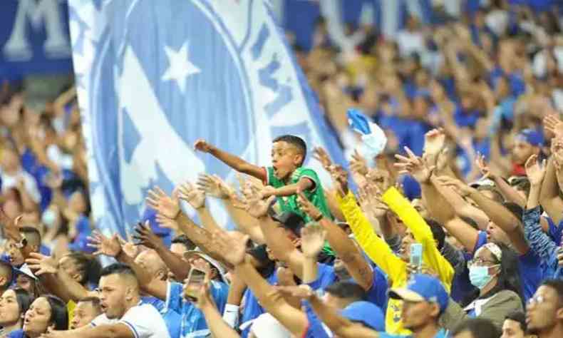 Torcedores do Cruzeiro durante jogo no Mineirão