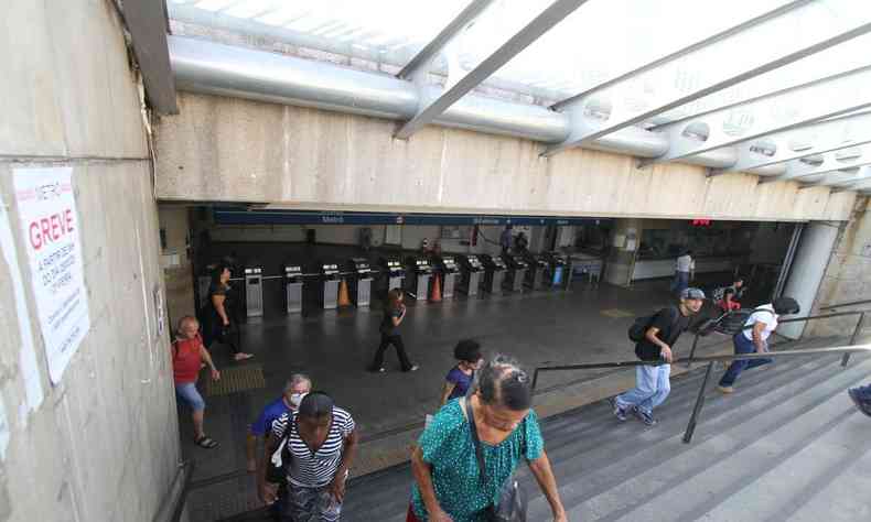 entrada do metr na Praa da Estao