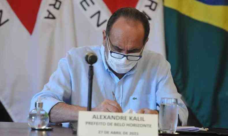 Prefeito de Belo Horizonte, Alexandre Kalil (PSD), durante assinatura do patrocnio(foto: Gladyston Rodrigues/EM/DA Press)