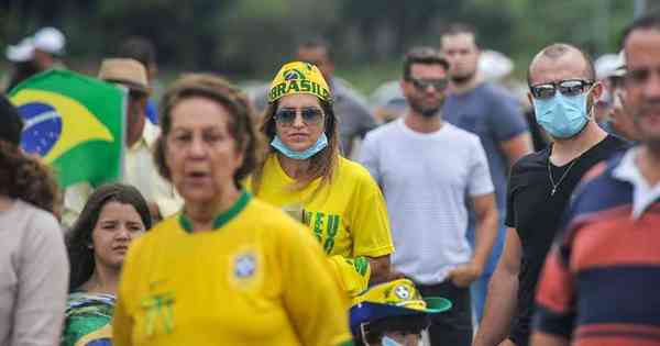 Andando a passos lentos, caso Flávio Bolsonaro é reaberto com novo