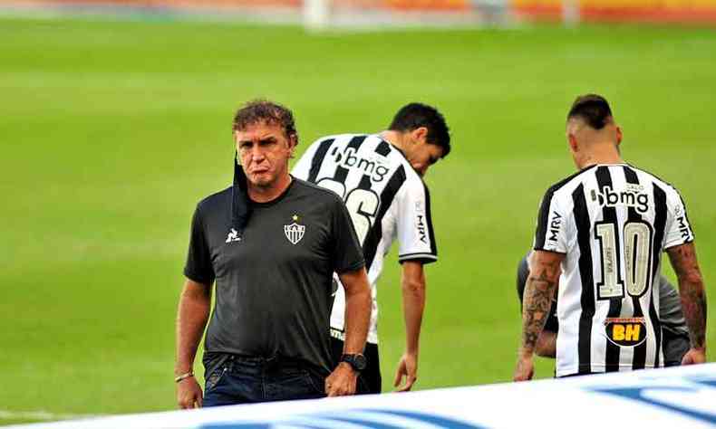 O treinador foi defendido pelo diretor de futebol, Rodrigo Caetano: 'Cuca tem seu nome marcado na história do Galo'(foto: RAMON LISBOA/EM/D.A PRESS)