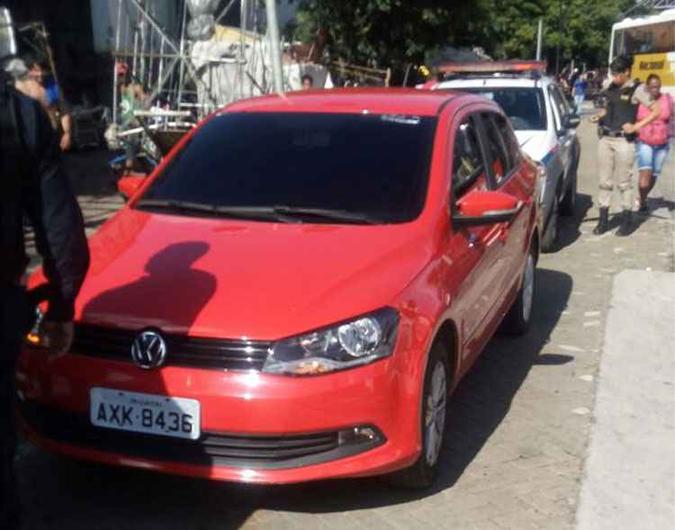 Segundo a PM, carro é clonado e foi roubado em um assalto no mês passado(foto: Polícia Militar/Divulgação) Segundo a PM, carro é clonado e foi roubado em um assalto no mês passado(foto: Polícia Militar/Divulgação)