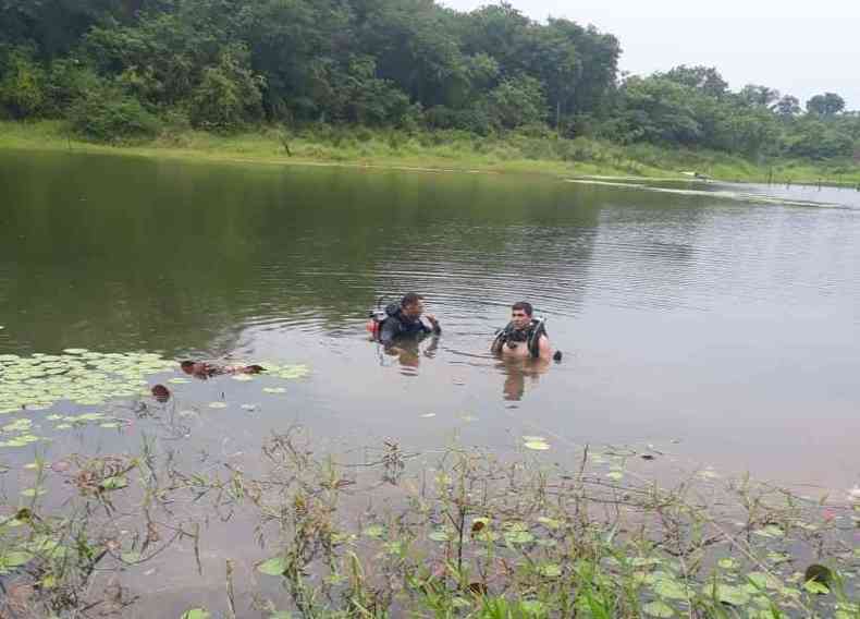 Bombeiros procuram pelo corpo do senhor que se afogou na lagoa(foto: Corpo de Bombeiros)