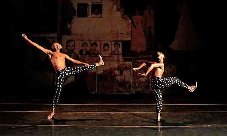 Com trilha de Tom Z e Z Miguel Wisnik, 'Parabelo'(1997) teve parte de sua coreografia influenciada pelo primeiro, conforme conta o coregrafo
