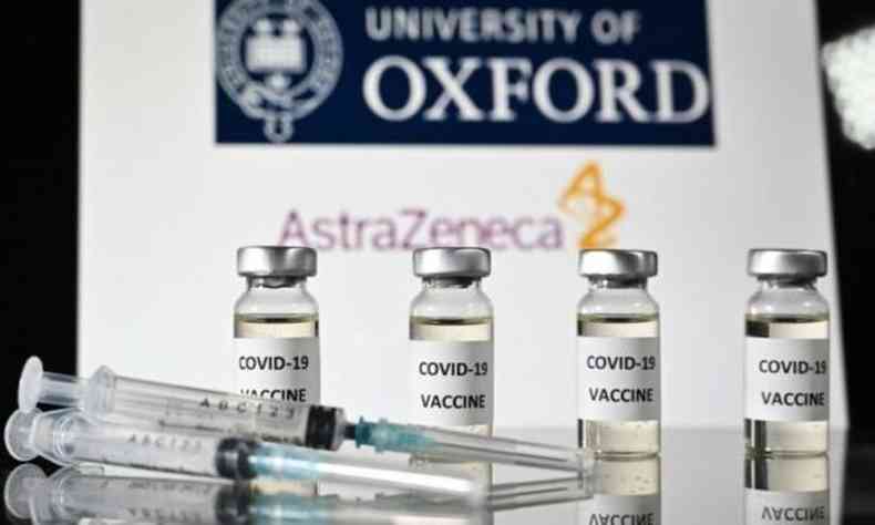 Avio buscar na ndia vacina produzida pela Universidade de Oxford em parceria com a AstraZeneca(foto: JUSTIN TALLIS/AFP)