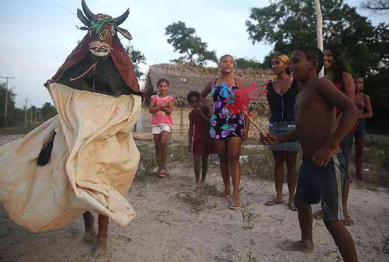 Uma tradicional cerimnia do Bumba Meu Boi no quilombo Imbiral, no municpio de Pedro do Rosrio (MA), em 20 de novembro de 2014. 