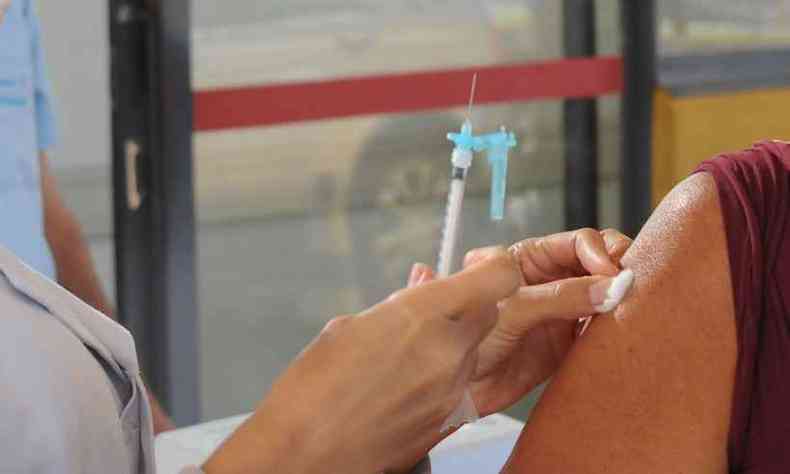 Ao todo, 1.306.026 doses do imunizante foram distribudas em Belo Horizonte(foto: Leandro Couri/EM/DA Press)