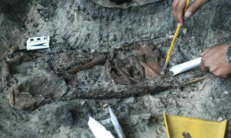 Estrutura funerria foi identificada em 2004, no stio arqueolgico Lapa do Caboclo, em Diamantina, no Vale do Jequitinhonha
