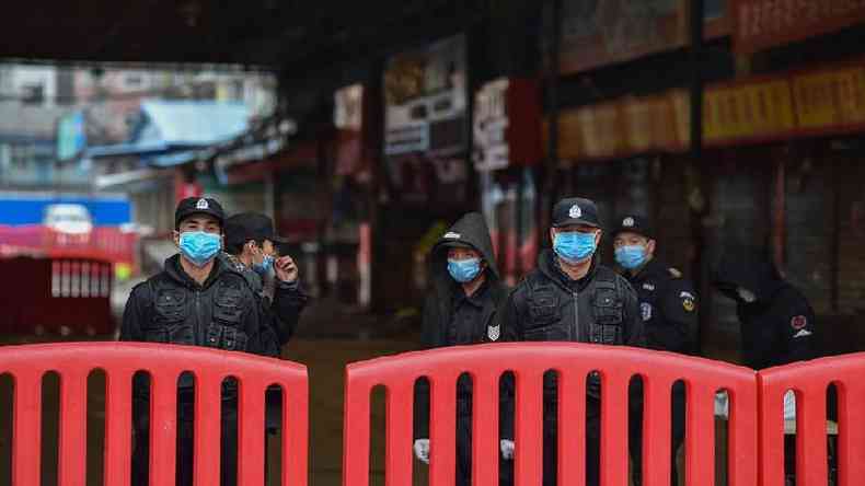 O mercado de Huanan, em Wuhan, foi fechado pelas autoridades(foto: Getty Images)