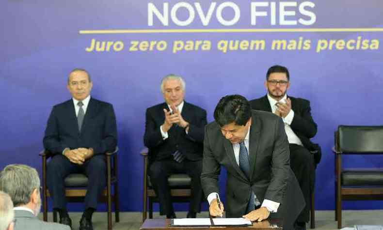 Novo Fies foi anunciado em julho do ano passado pelo presidente Michel Temer e pelo ministro da Educao, Mendona Filho (foto: Antnio Cruz/Agncia Brasil)