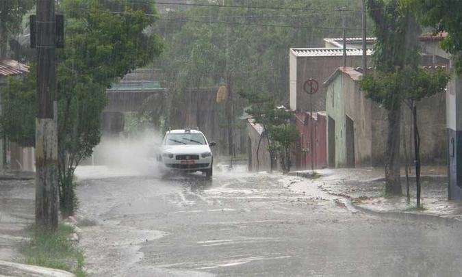 Chuva foi mais intensa em alguns pontos de BH, como no Bairro São Paulo, na Região Nordeste(foto: Gladyston Rodrigues/EM/D.A Press) Chuva foi mais intensa em alguns pontos de BH, como no Bairro São Paulo, na Região Nordeste(foto: Gladyston Rodrigues/EM/D.A Press)