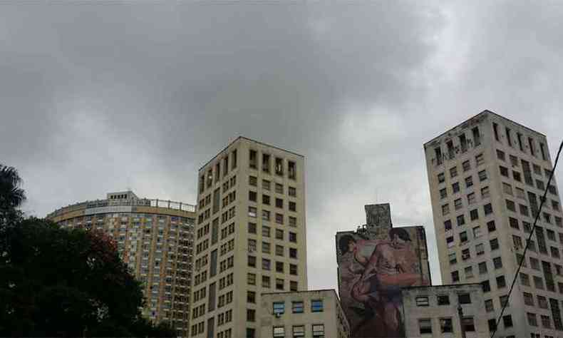 Capital mineira j registrou chuva no fim da madrugada desta tera-feira(foto: Paulo Filgueiras/EM/DA Press)