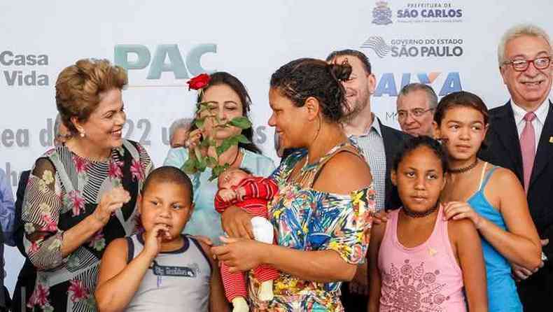 Presidente Dilma Rousseff durante cerimnia hoje de entrega de 806 unidades Habitacionais em So Carlos, em So Paulo(foto: Roberto Stuckert Filho/PR)