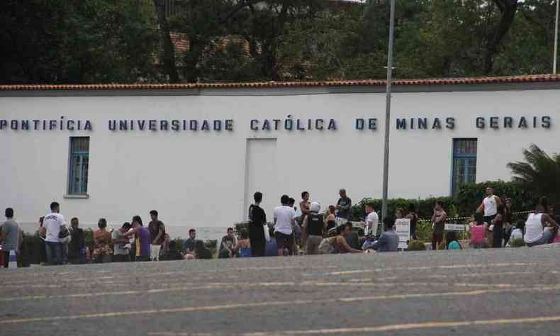 Sada dos estudantes da PUC Minas.
