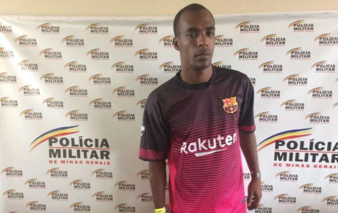 Um dos detentos foi encontrado escondido em casa de Santa Bárbara(foto: Polícia Militar / Divulgação) Um dos detentos foi encontrado escondido em casa de Santa Bárbara(foto: Polícia Militar / Divulgação)