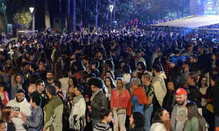 Multido no Parque Municipal de BH durante a Virada Cultural 