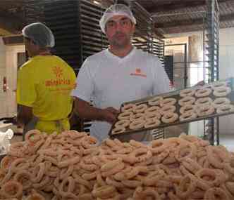 Alexandre Machado  um dos produtores dos biscoitos so-tiaguenses e aposta no aumento das vendas(foto: Jair Amaral/EM/D.A Press)