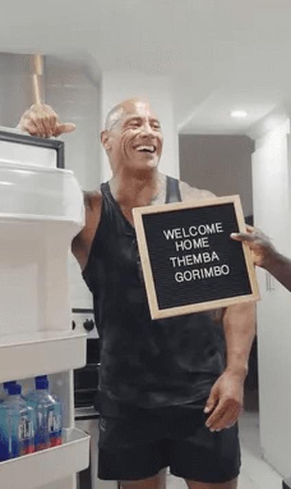 The Rock cinquentão! Veja curiosidades de Dwayne Johnson, o astro de 'Adão  Negro', TV & Famosos