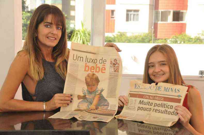 Maria Beatriz Costa guarda reportagem do EM publicada em 2006 na qual a filha, Ana Flvia, hoje com 12 anos, foi personagem (foto: Jair Amaral/EM/D.A Press)