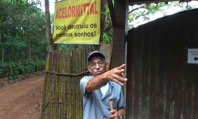Itatiaiuu, em Minas. O caseiro Guilhermino Alves Pereira Rocha, de 67 anos, que trabalha abaixo da Barragem de Serra Azul, da mineradora ArcelorMittal