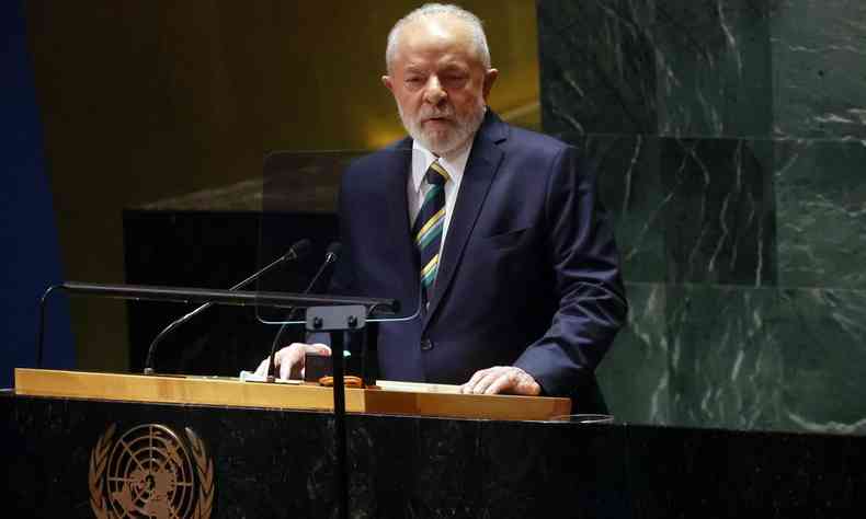 O presidente Luiz Inácio Lula da Silva do Brasil se dirige aos líderes mundiais durante a Assembleia Geral das Nações Unidas (ONU) em 19 de setembro de 2023 na cidade de Nova York