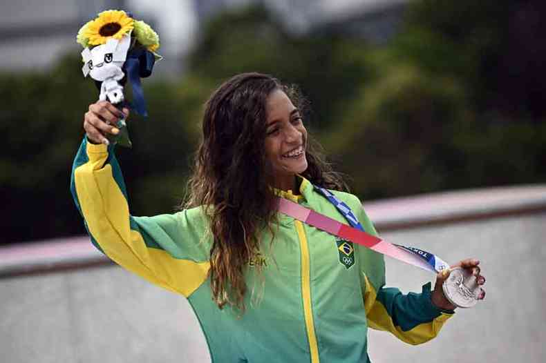 Das medalhas brasileiras, oito foram conquistadas pelas mulheres: Rayssa Leal abriu o caminho no Japo(foto: Jeff PACHOUD/AFP)