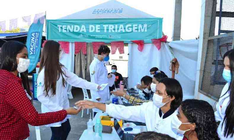 Mutirão da vacinação movimenta 500 pessoas: profissionais e estudantes da área da saúde, além de voluntários