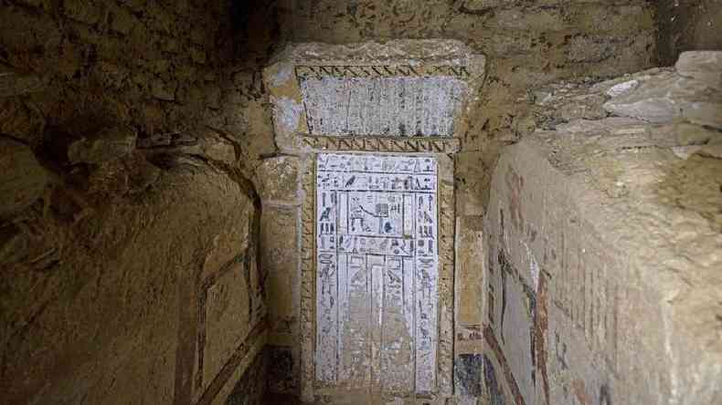 Tumba encontrada em um antigo cemitrio ao sul do Cairo