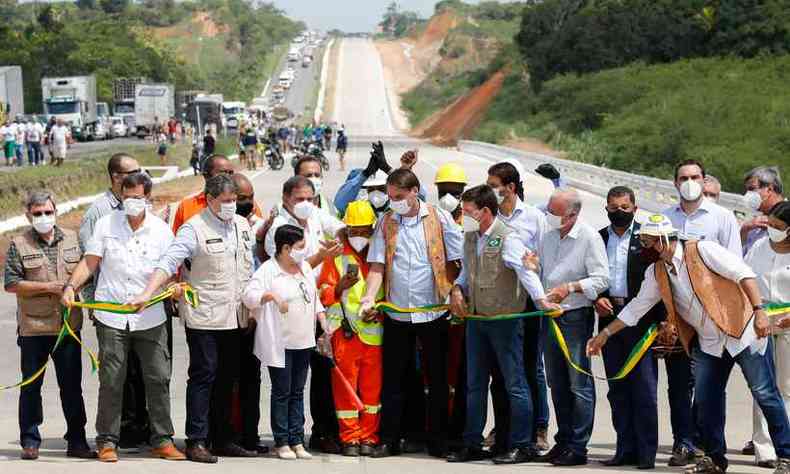 Presidente Bolsonaro participou de liberao de rodovia na Bahia(foto: Alan Santos/PR)