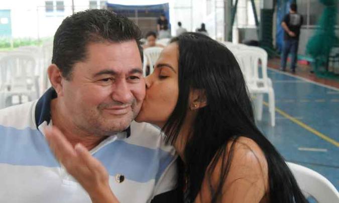 Joao Batista Alves reconhece Deruelen Maria Soares Pereira como seu pai afetivo(foto: Beto Novaes/EM/D.A Press) Joao Batista Alves reconhece Deruelen Maria Soares Pereira como seu pai afetivo(foto: Beto Novaes/EM/D.A Press)