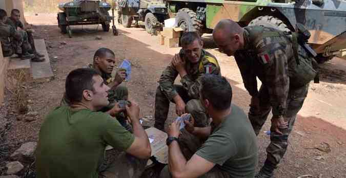 Soldados franceses no Mali(foto: ERIC FEFERBERG / AFP)