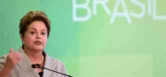 Apesar das declaraes de Dilma, internamente auxiliares da presidente e integrantes do comit da campanha ficaram preocupados com o resultado da ltima pesquisa Datafolha(foto: AFP PHOTO/EVARISTO SA )