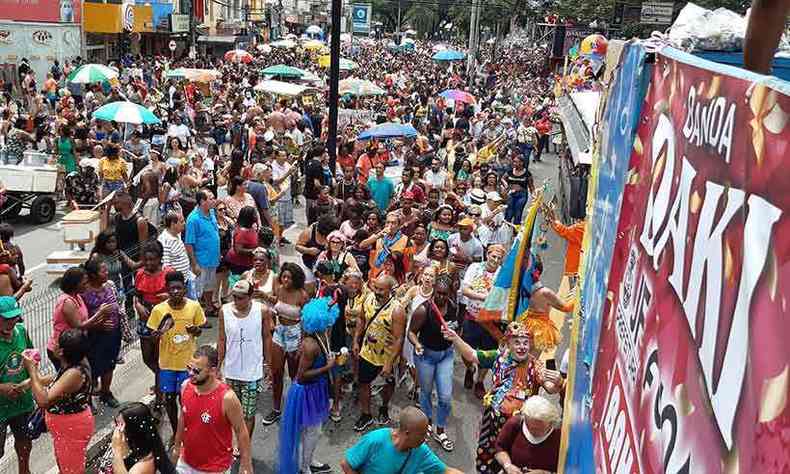 Z Kodak, com a Banda Daki, levava milhares de pessoas s ruas nos sbados de Carnaval(foto: Marcos Alfredo)