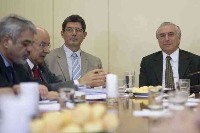 Joaquim Levy reuniu-se hoje, no gabinete do vice-presidente Michel Temer (PMDB), com lderes do Senado(foto: Marcelo Camargo/Agncia Estado)
