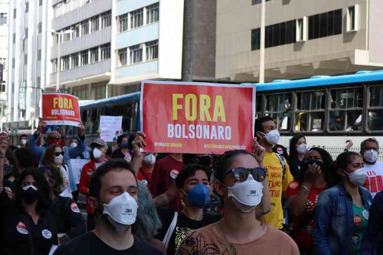 Pedido de impeachment do presidente foi a principal pauta do protesto(foto: Lucas Almeida)