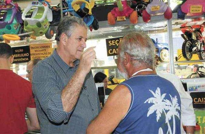 João Leite se encontrou com comerciantes e afirmou que busca aliança com as pessoas de BH (foto: Jair Amaral/EM/D.A Press) João Leite se encontrou com comerciantes e afirmou que busca aliança com as pessoas de BH (foto: Jair Amaral/EM/D.A Press)