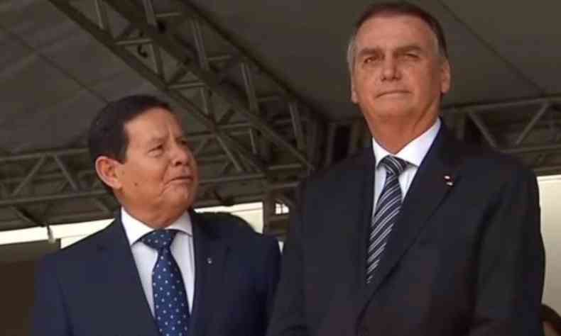 Mouro ao lado de Bolsonaro