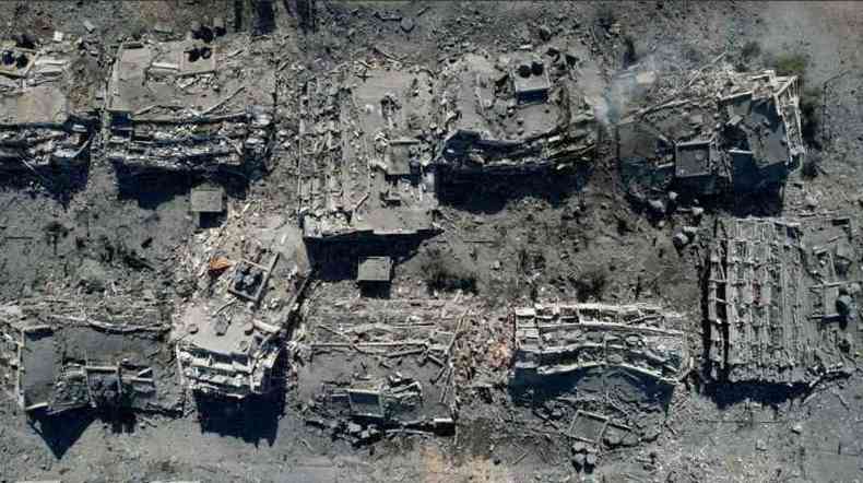 Prdios inteiros foram reduzidos a escombros em Al Zahra.